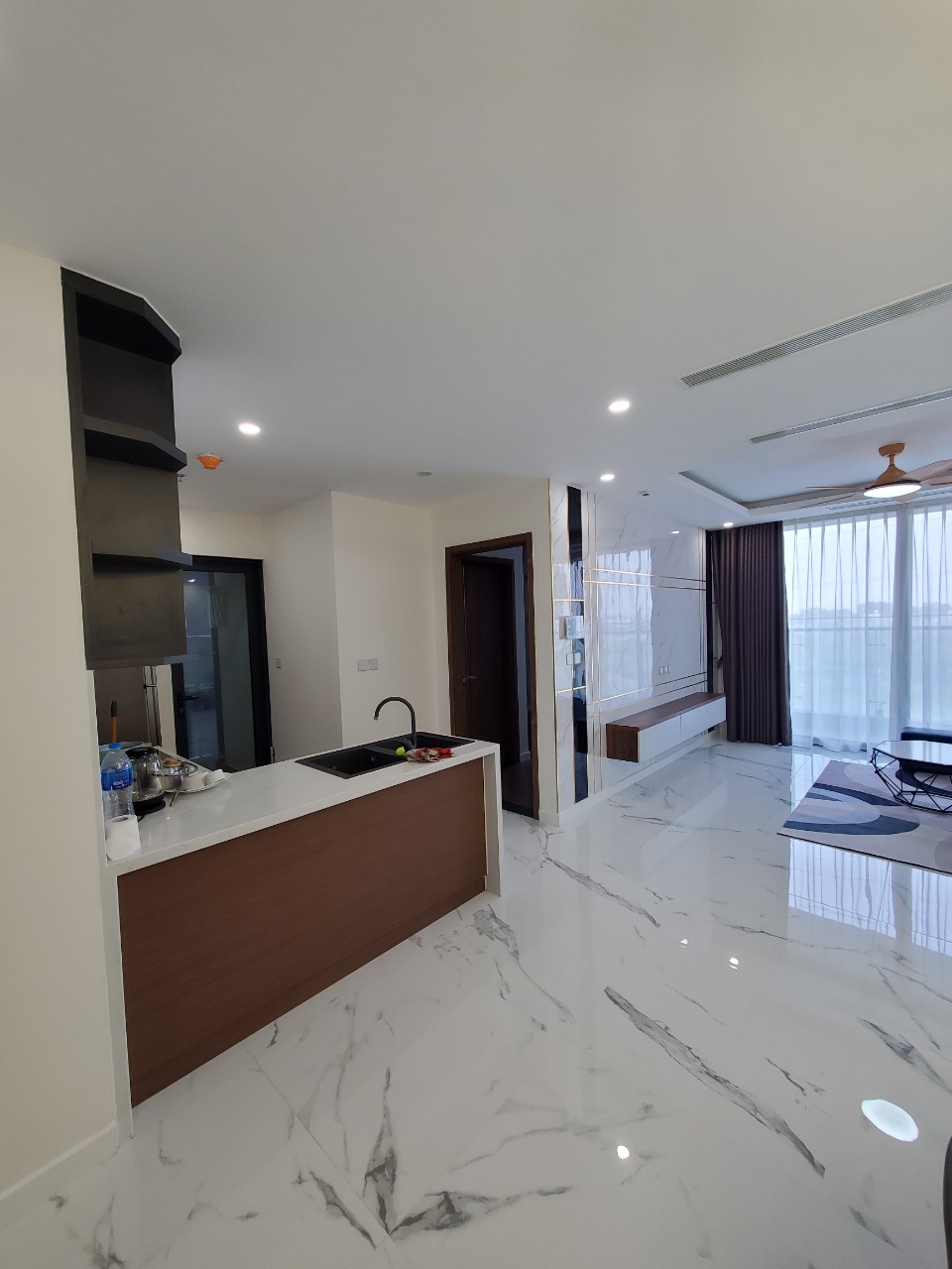 Cho thuê căn hộ Sunshine City tòa S2, đầy đủ nội thất đẹp, 2 phòng ngủ, 2 vệ sinh giá 11 tr/th