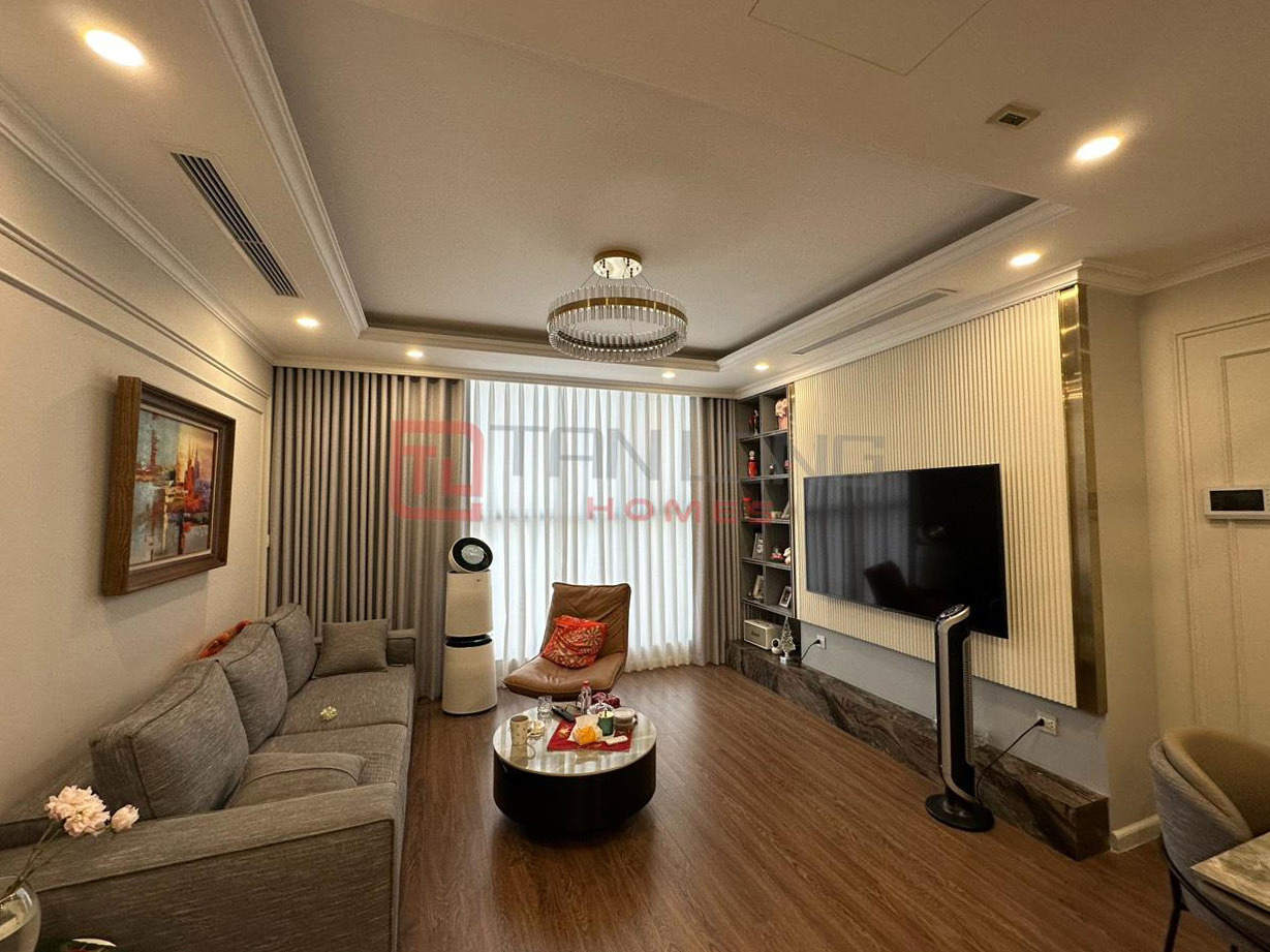 Em cần bán căn hộ 2 phòng ngủ toà R2 Sunshine Riverside đồ cơ bản giá rẻ