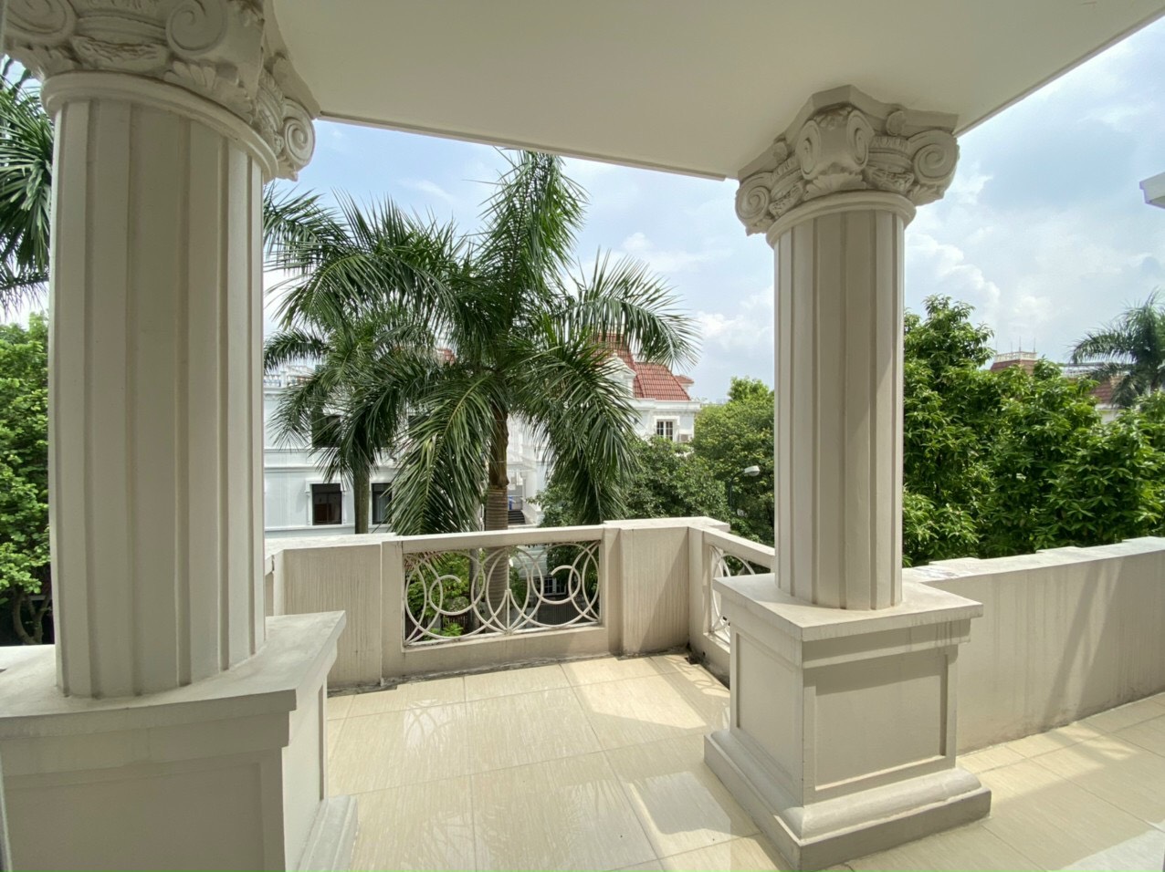 Sở hữu không gian sống đẳng cấp trong biệt thự Ciputra chỉ với Chỉ 1700USD/ 1 tháng