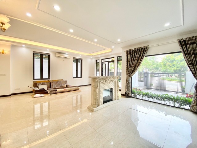 Splendid and newly renovated 5 bedroom villa for rent in T zone Ciputra Tay Ho distr Ha Noi